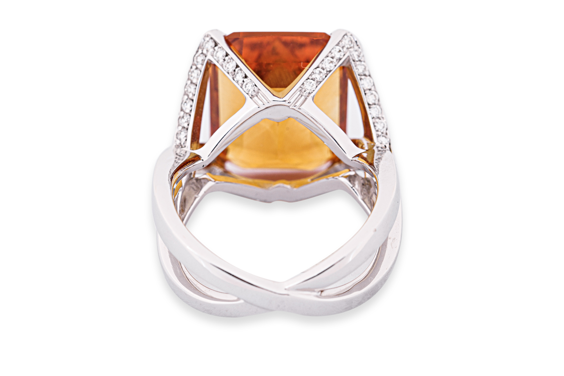 A LARGE CITRINE AND DIAMOND RING - Image 3 of 4
