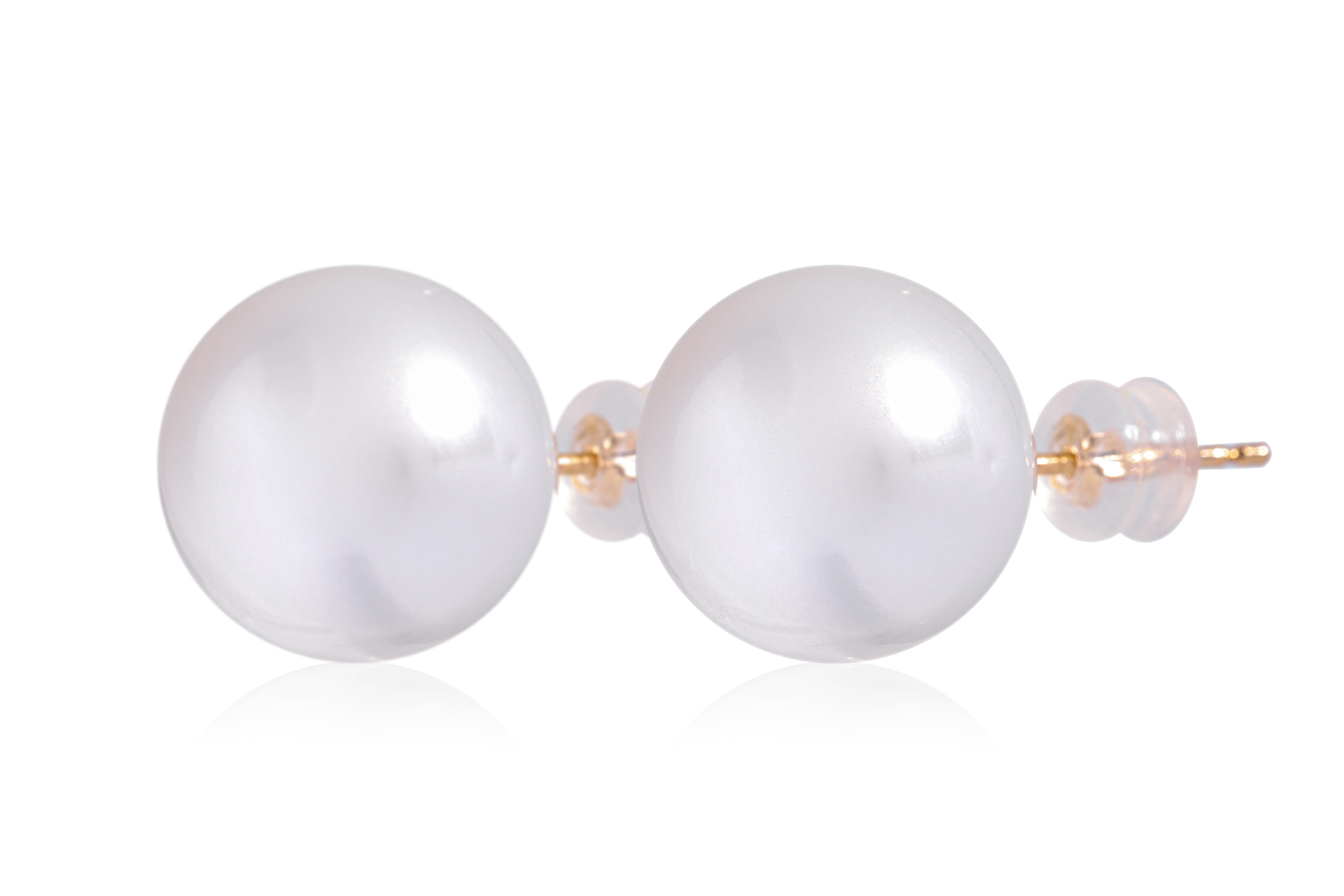 A PAIR OF CULTURED SOUTH SEA PEARL STUD EARRINGS - Image 2 of 4