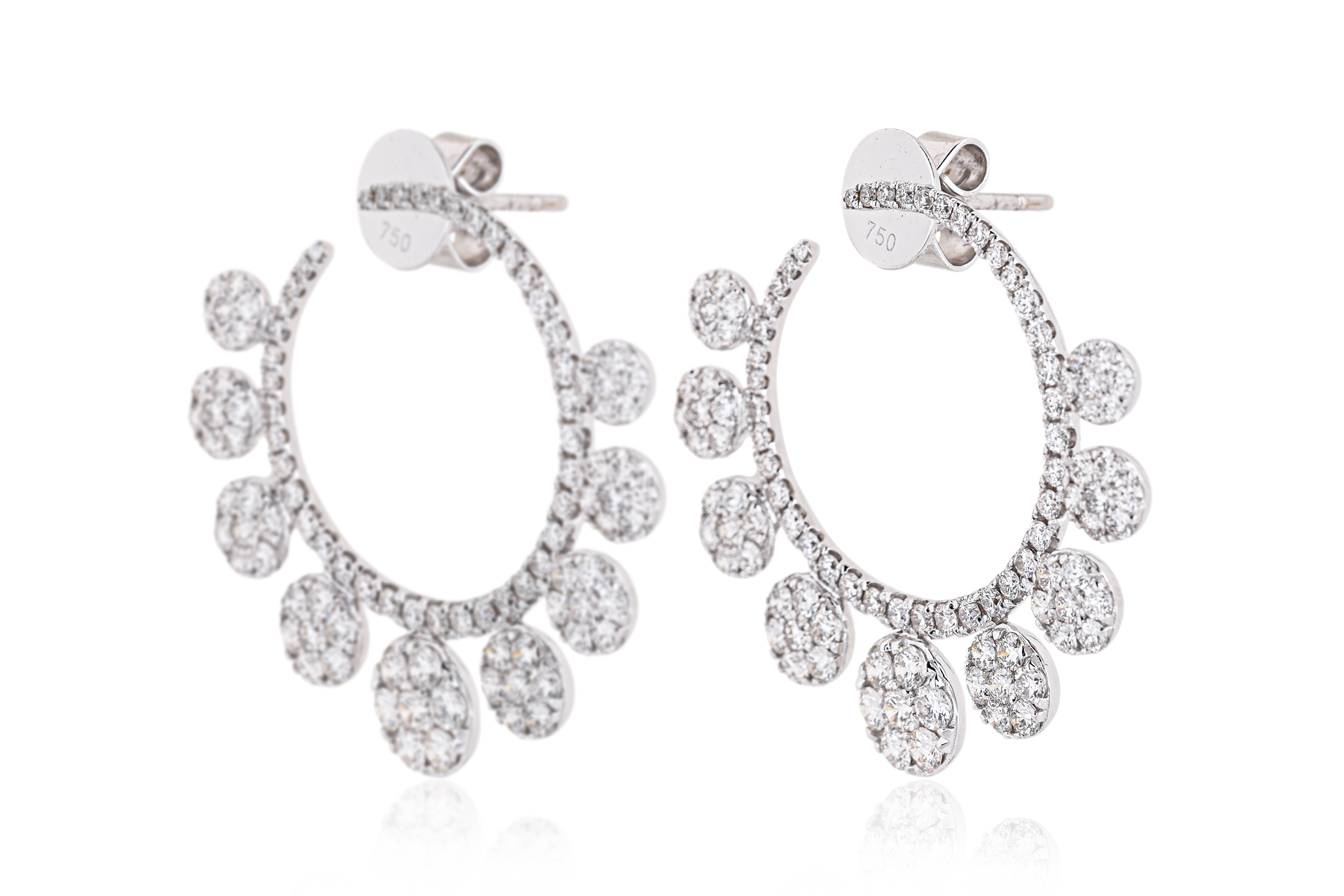 A PAIR OF DIAMOND HOOP EARRINGS - Image 2 of 4