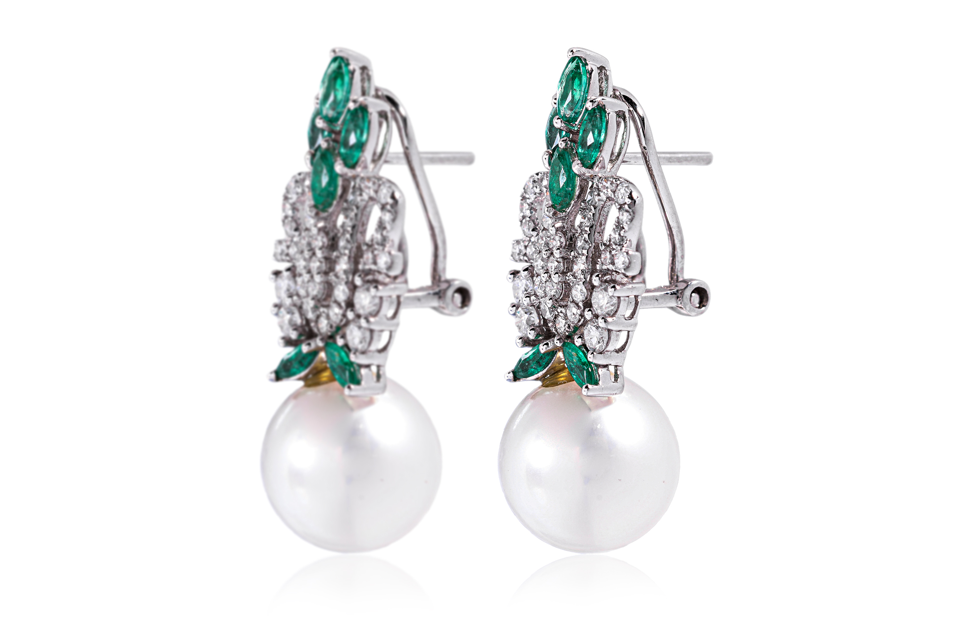 A PAIR OF CULTURED PEARL, EMERALD AND DIAMOND CLIP EARRINGS - Image 2 of 4