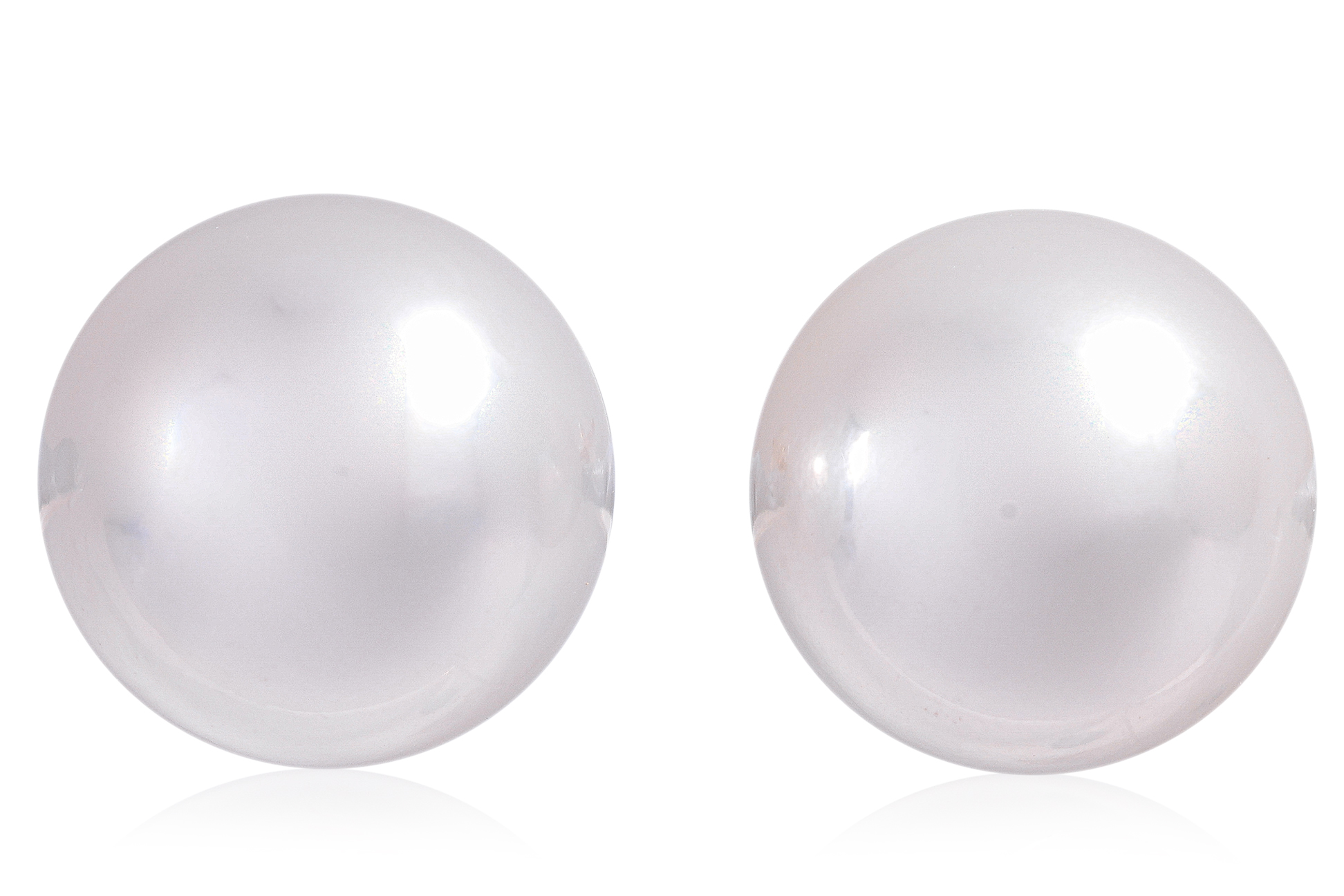 A PAIR OF CULTURED SOUTH SEA PEARL STUD EARRINGS