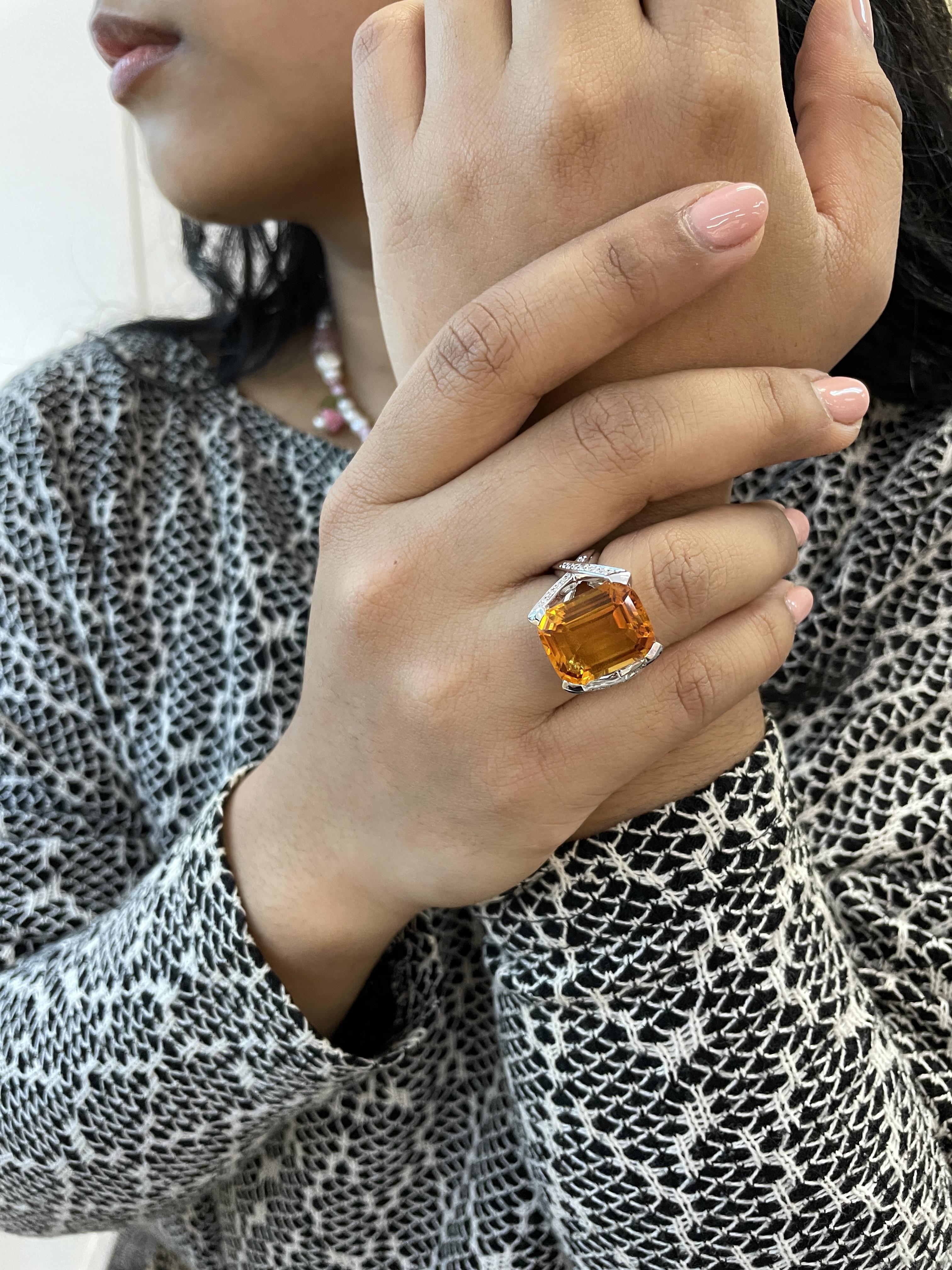 A LARGE CITRINE AND DIAMOND RING - Image 4 of 4