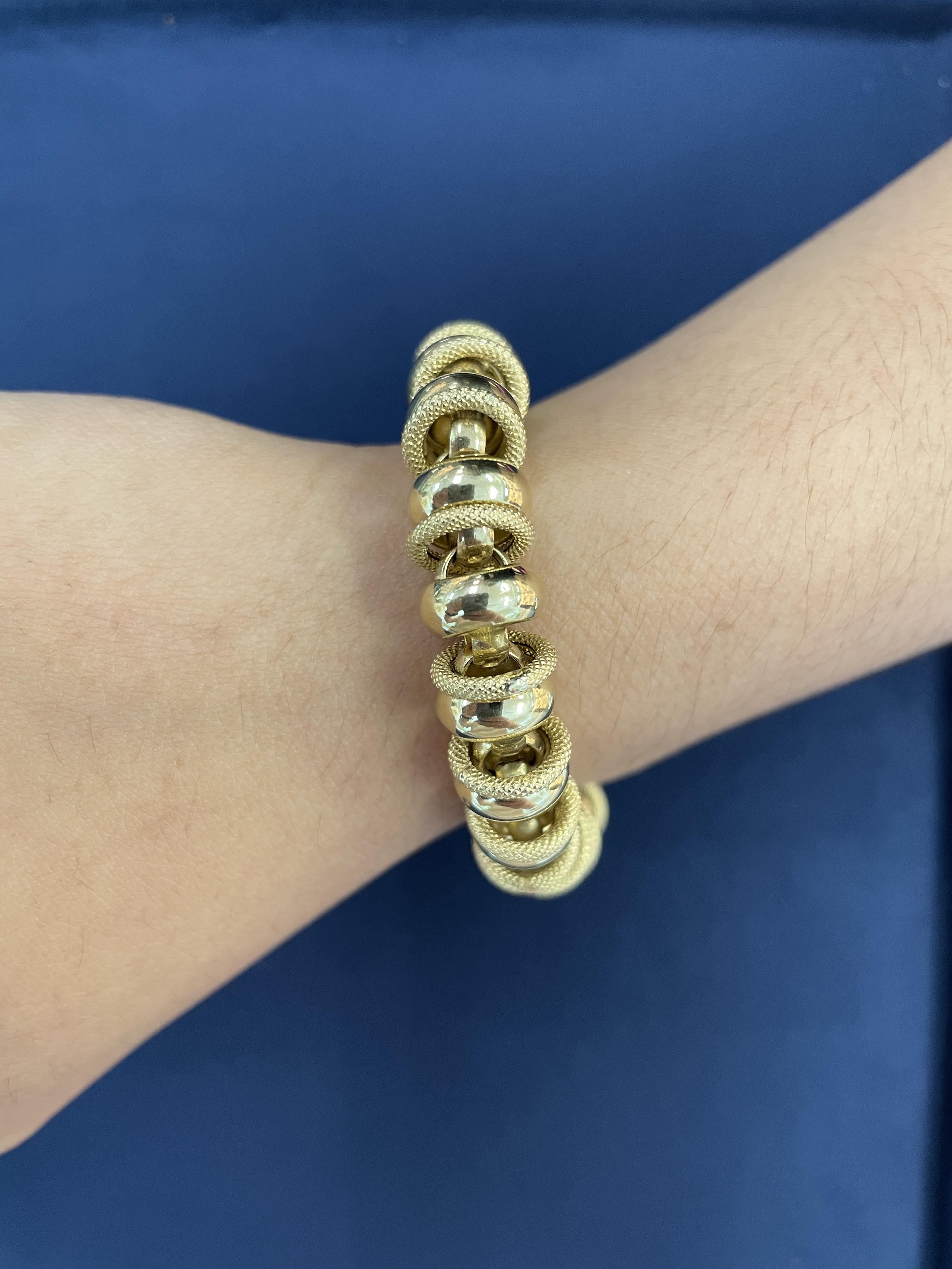 A GOLD 'CATERPILLAR' BRACELET - Image 4 of 4