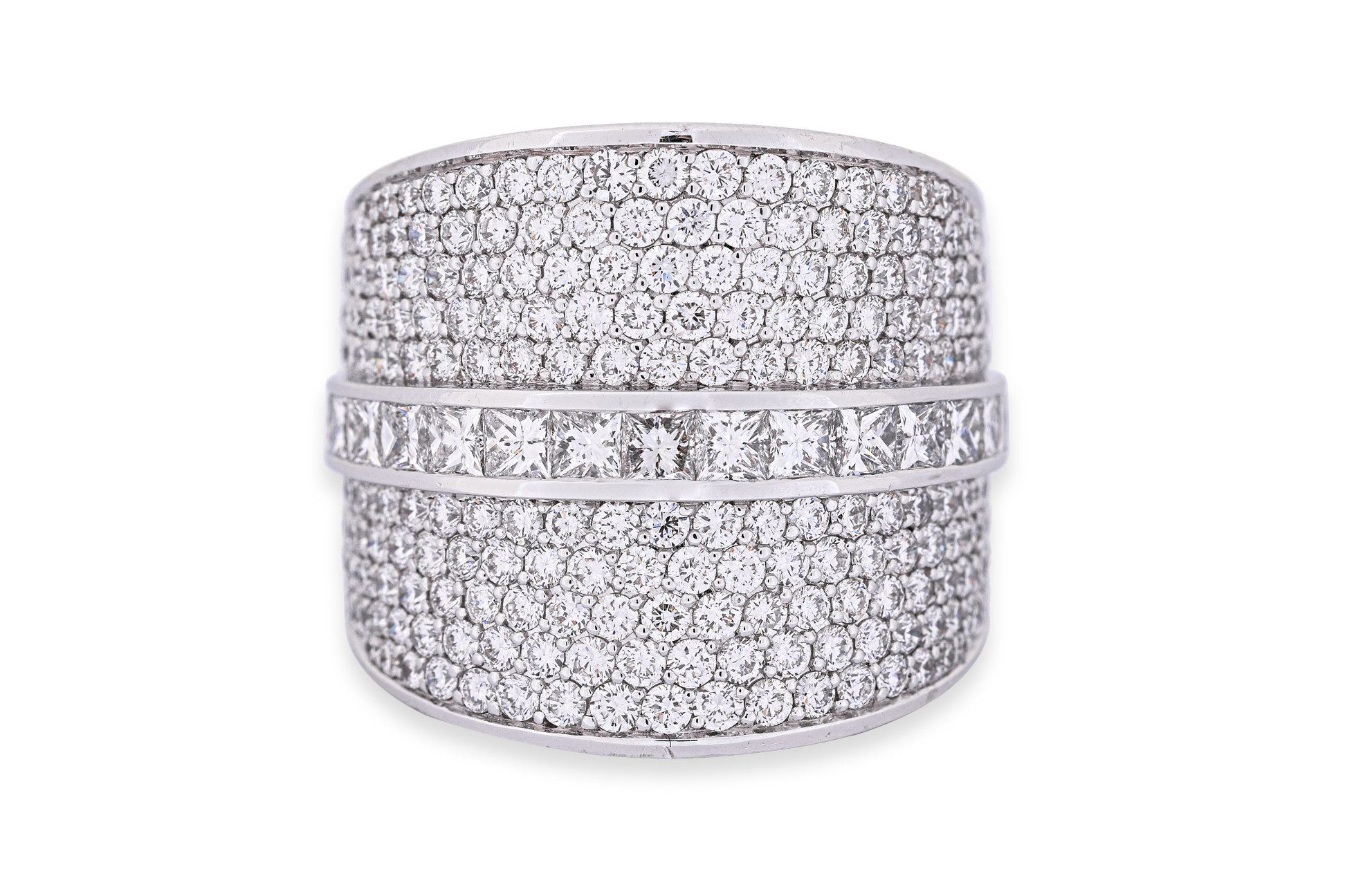 A LARGE DIAMOND RING BY MESSIKA - Image 2 of 4