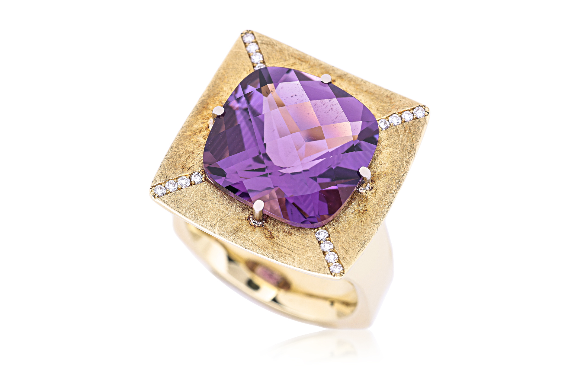 AN AMETHYST AND DIAMOND RING