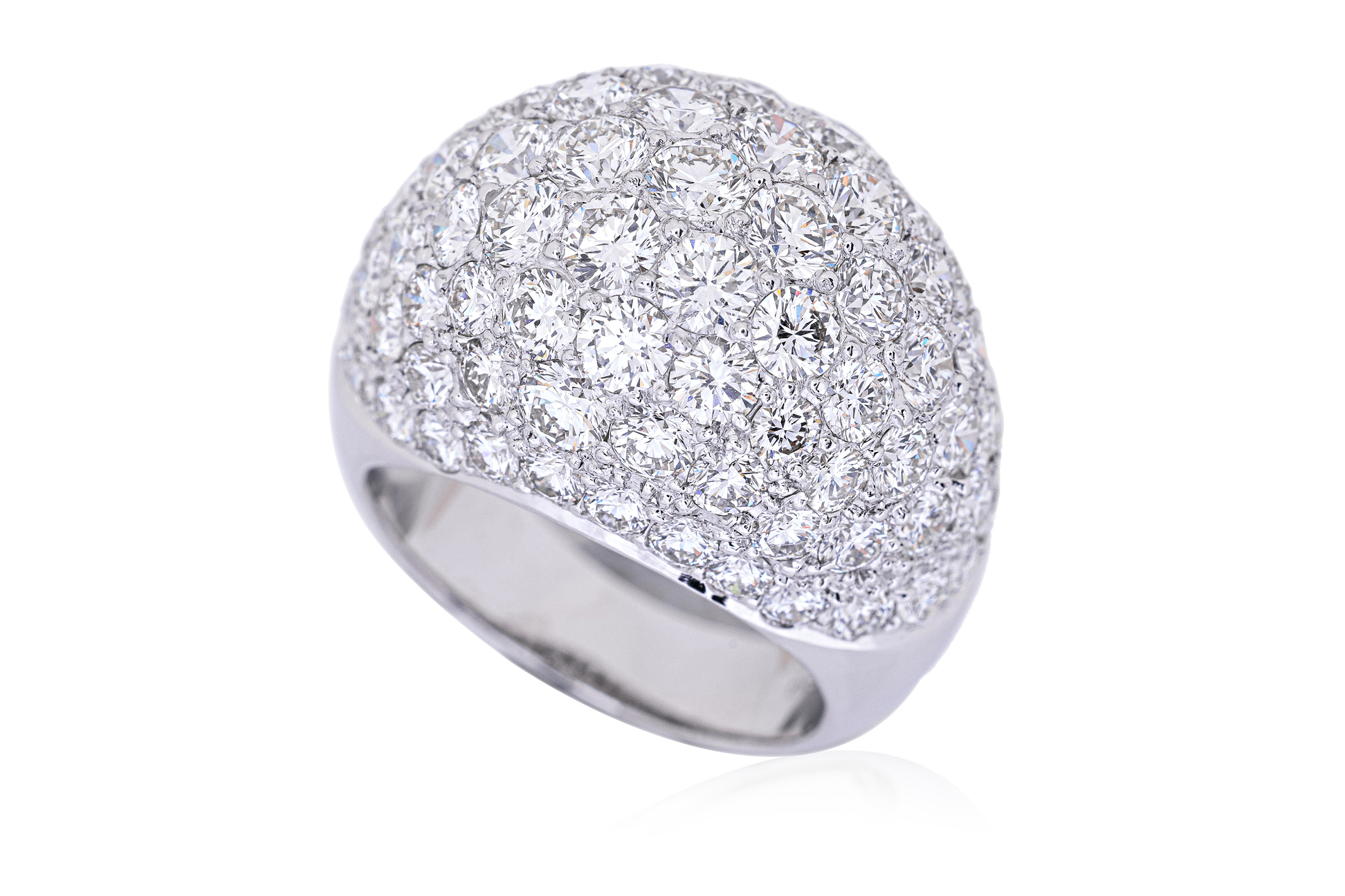 A LARGE DIAMOND 'BOMBE' RING