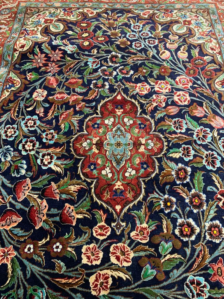 A PERSIAN STYLE 'FLOWERS' SILK RUG - Image 8 of 11