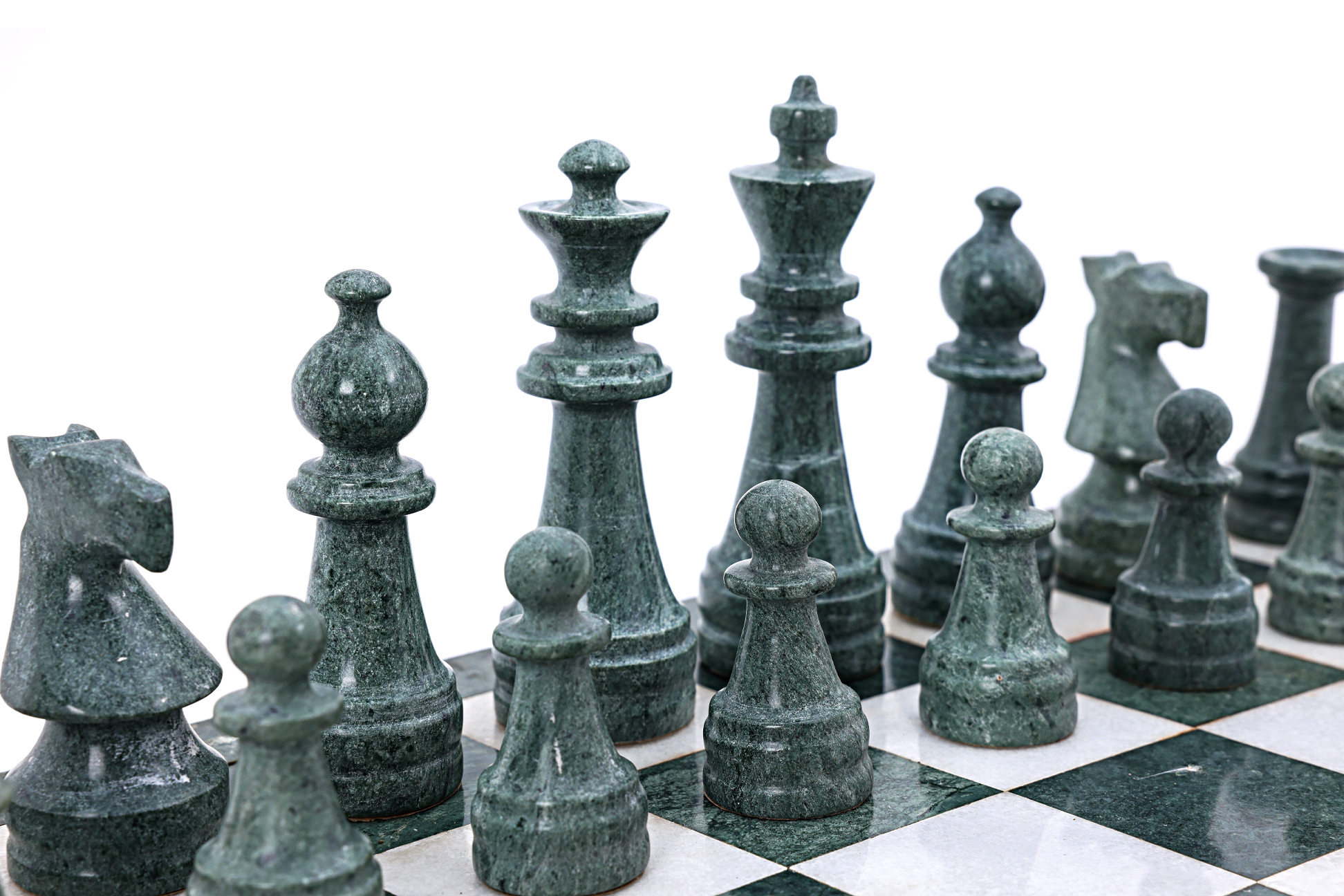 A HARDSTONE CHESS SET - Image 4 of 4