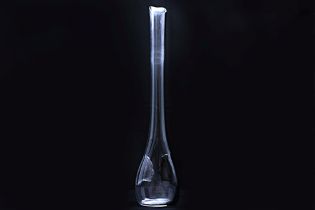 A RIEDEL 'BLACK TIE FACE TO FACE' GLASS DECANTER