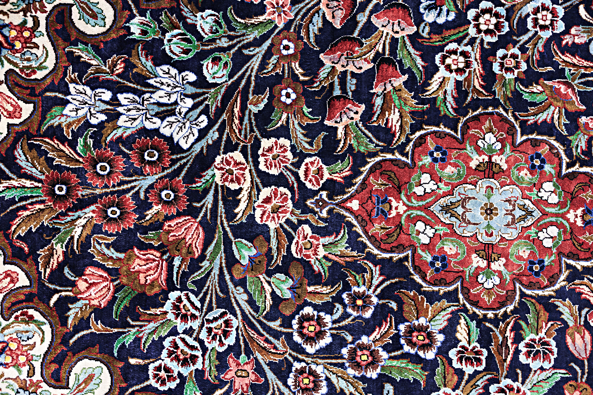 A PERSIAN STYLE 'FLOWERS' SILK RUG - Image 3 of 11