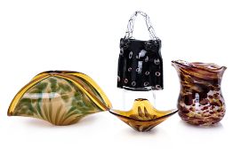 A GROUP OF ART GLASS OBJECTS INCLUDING ITALIAN