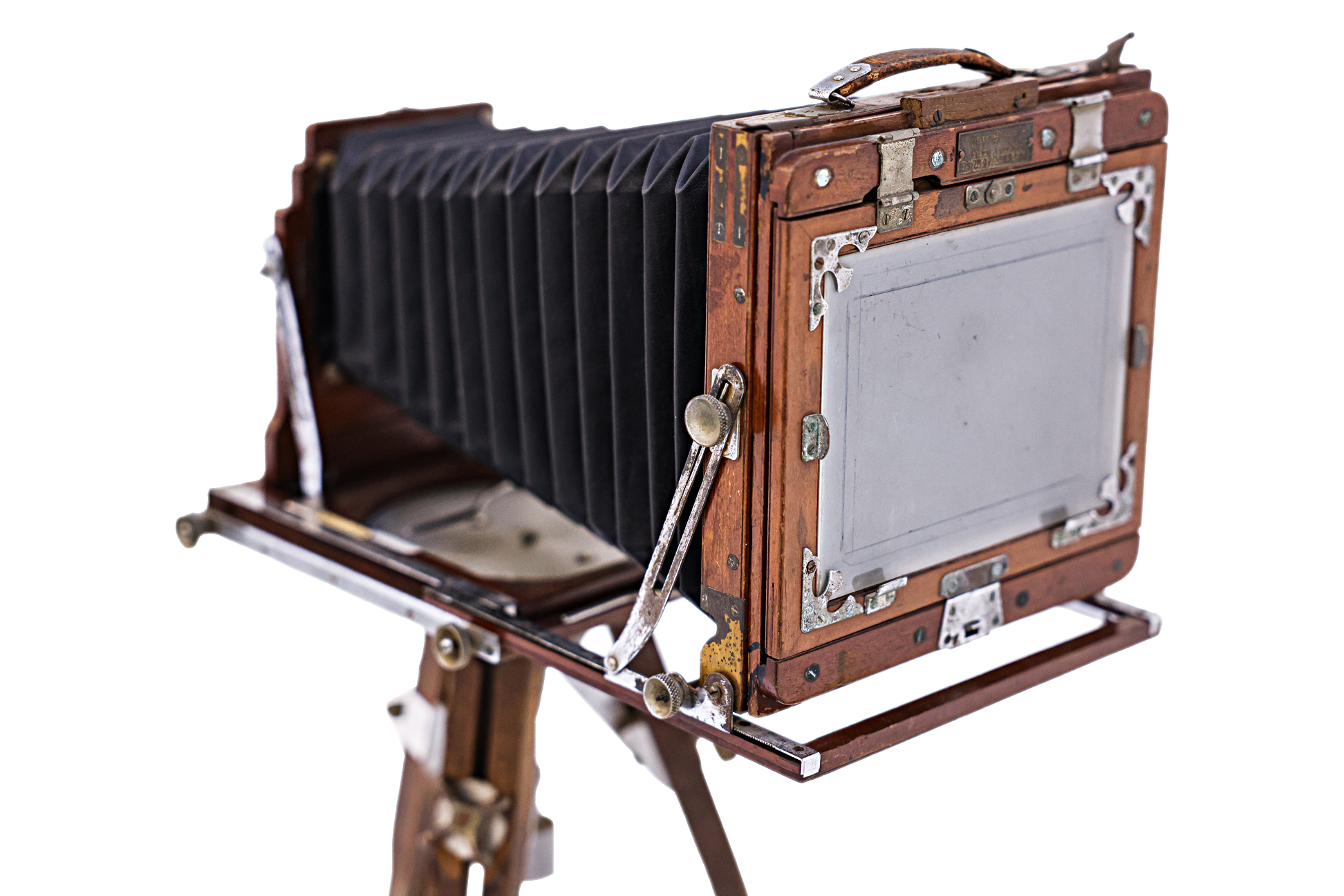 A MAHOGANY AND BRASS FOLD-OUT CAMERA ON TRIPOD - Image 3 of 3