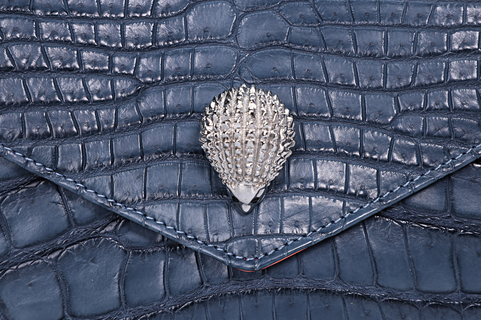 A ETHAN K BLUE CROCODILE SKIN CLUTCH BAG - Image 4 of 4