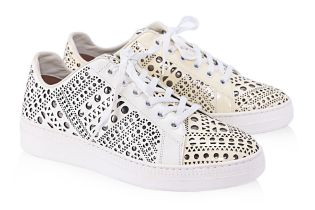 A PAIR OF ALAÏA WHITE LASER CUT LEATHER SNAKERS EU 36