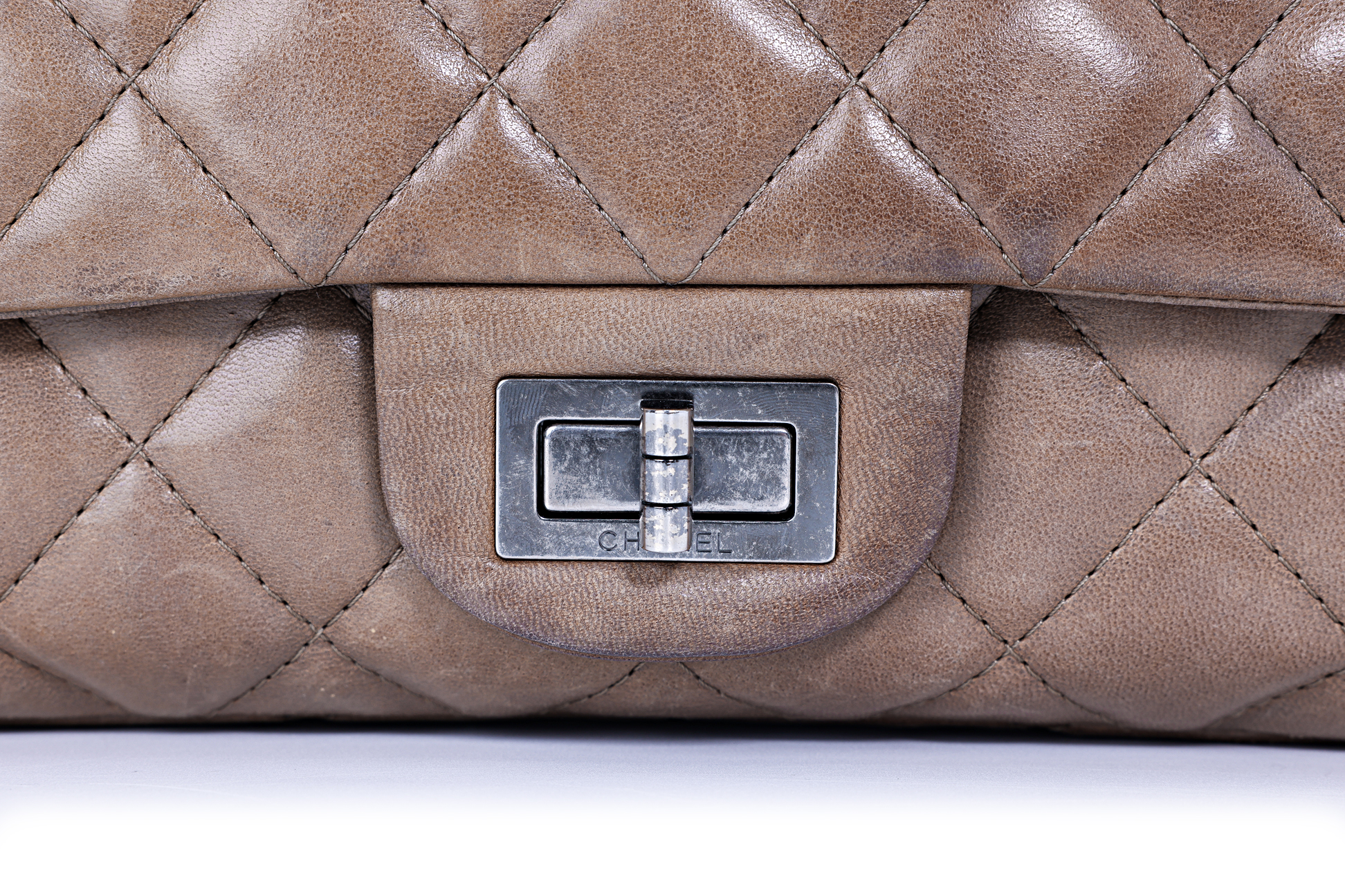 A CHANEL BROWN REISSUE 227 DOUBLE FLAP BAG - Image 4 of 4