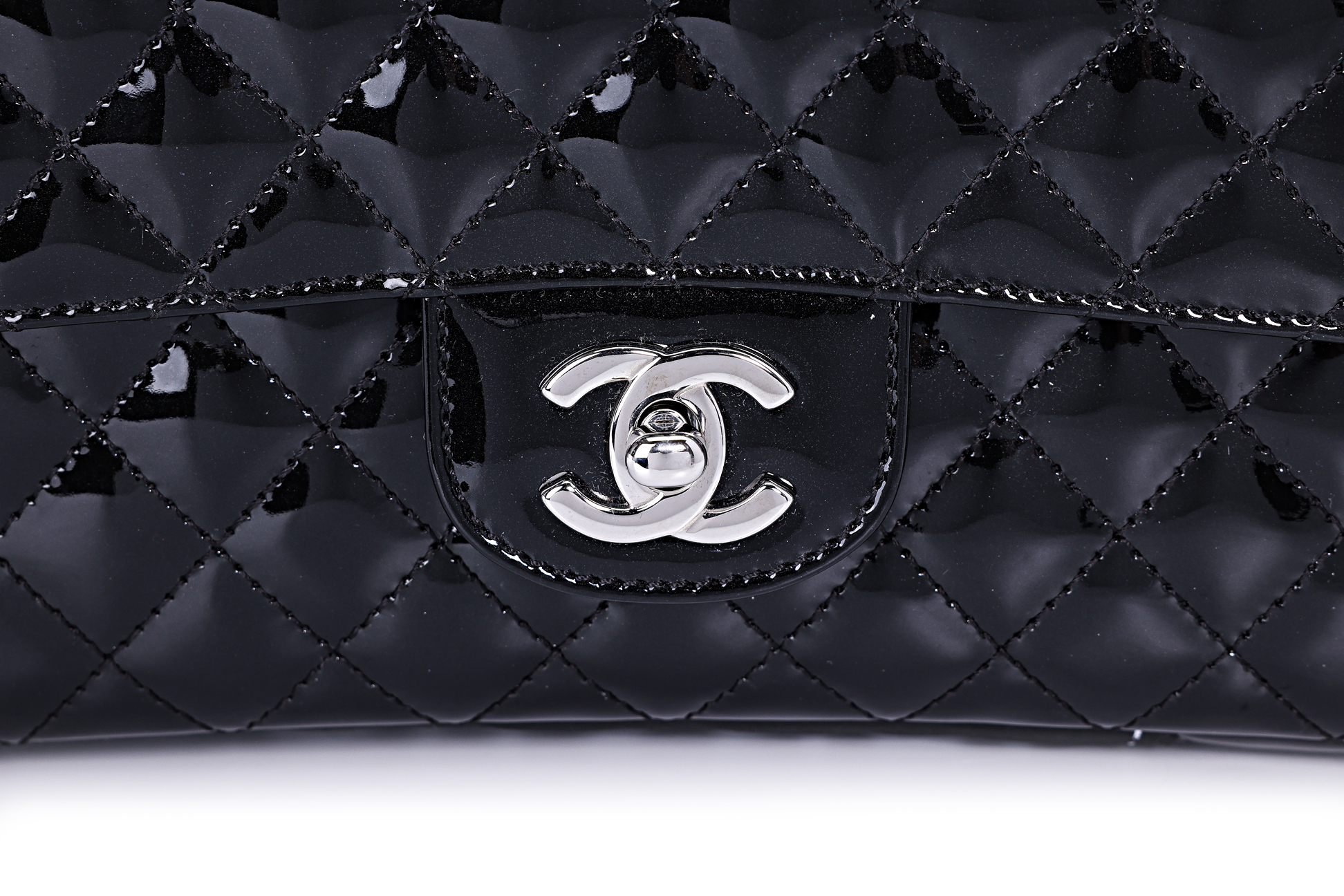 A CHANEL "SECRET LABEL" PATENT LEATHER FLAP BAG - Image 4 of 9