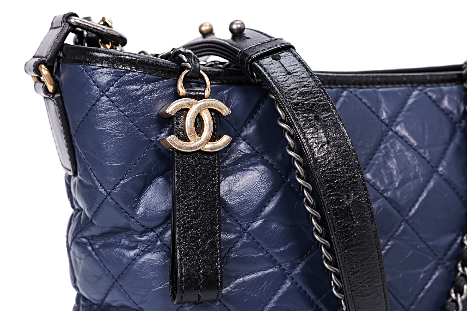 A CHANEL GABRIELLE LEATHER CROSSBODY BAG - Image 4 of 4