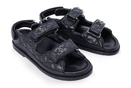 A PAIR OF CHANEL DAD SANDALS IN BLACK CAVIAR LEATHER EU 36