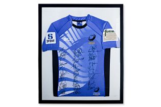 A FRAMED WESTERN FORCE JERSEY SIGNED BY SQUAD