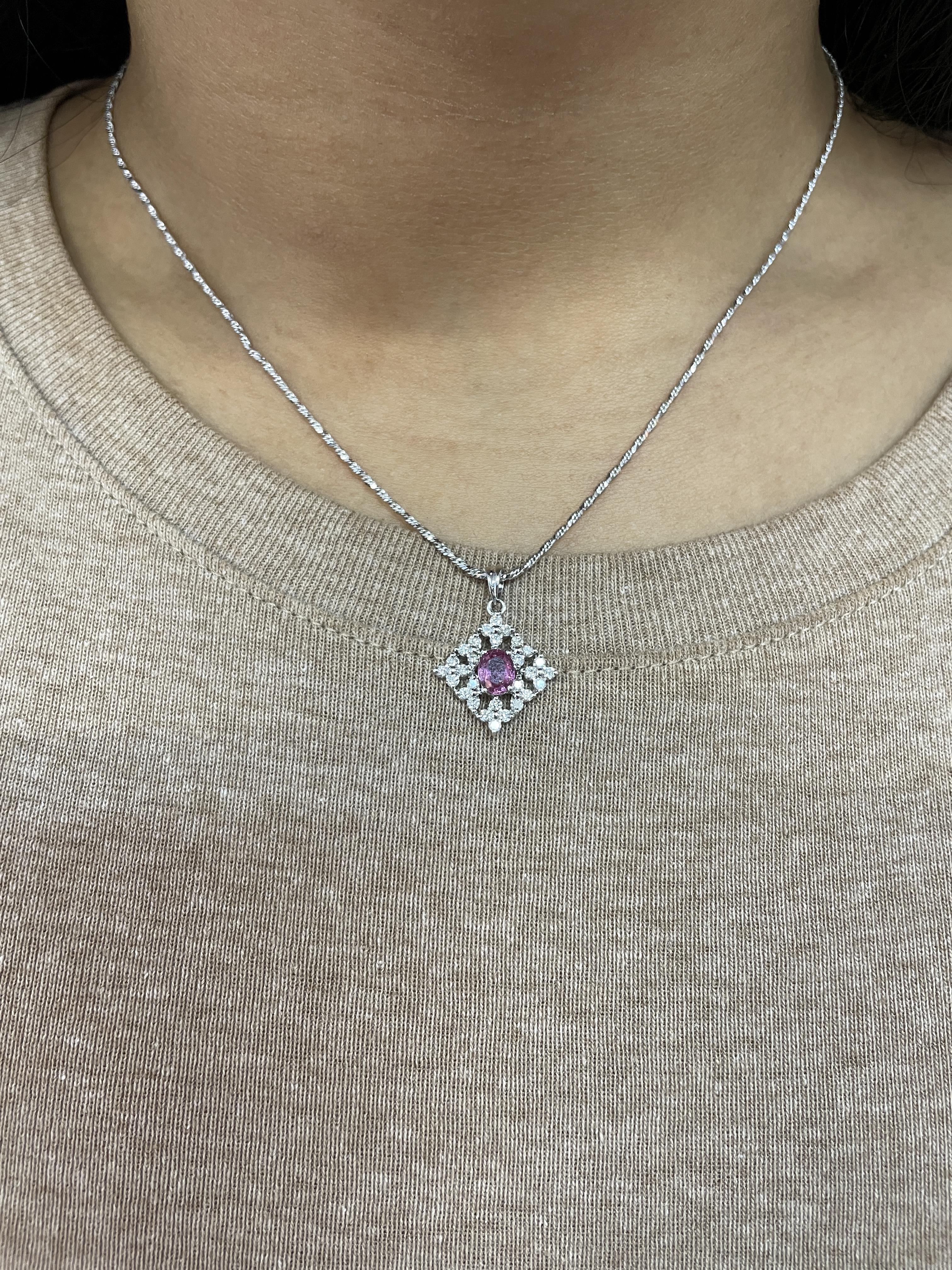 A PINK SAPPHIRE AND DIAMOND PENDANT ON A CHAIN - Image 3 of 3