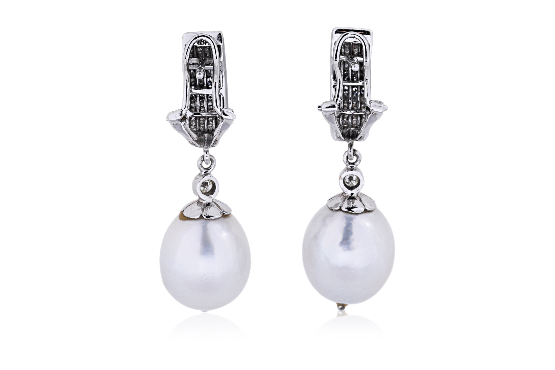 A PAIR OF CULTURED PEARL AND DIAMOND DROP EARRINGS - Image 3 of 4