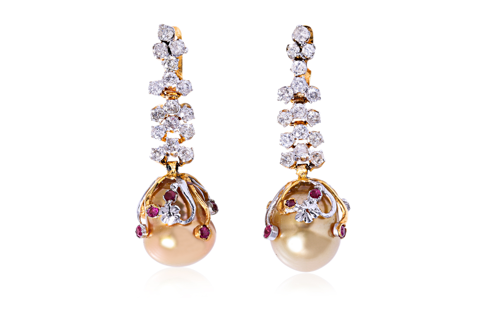 A MATCHING SET OF CULTURED PEARL, RUBY AND DIAMOND JEWELLERY - Image 3 of 4