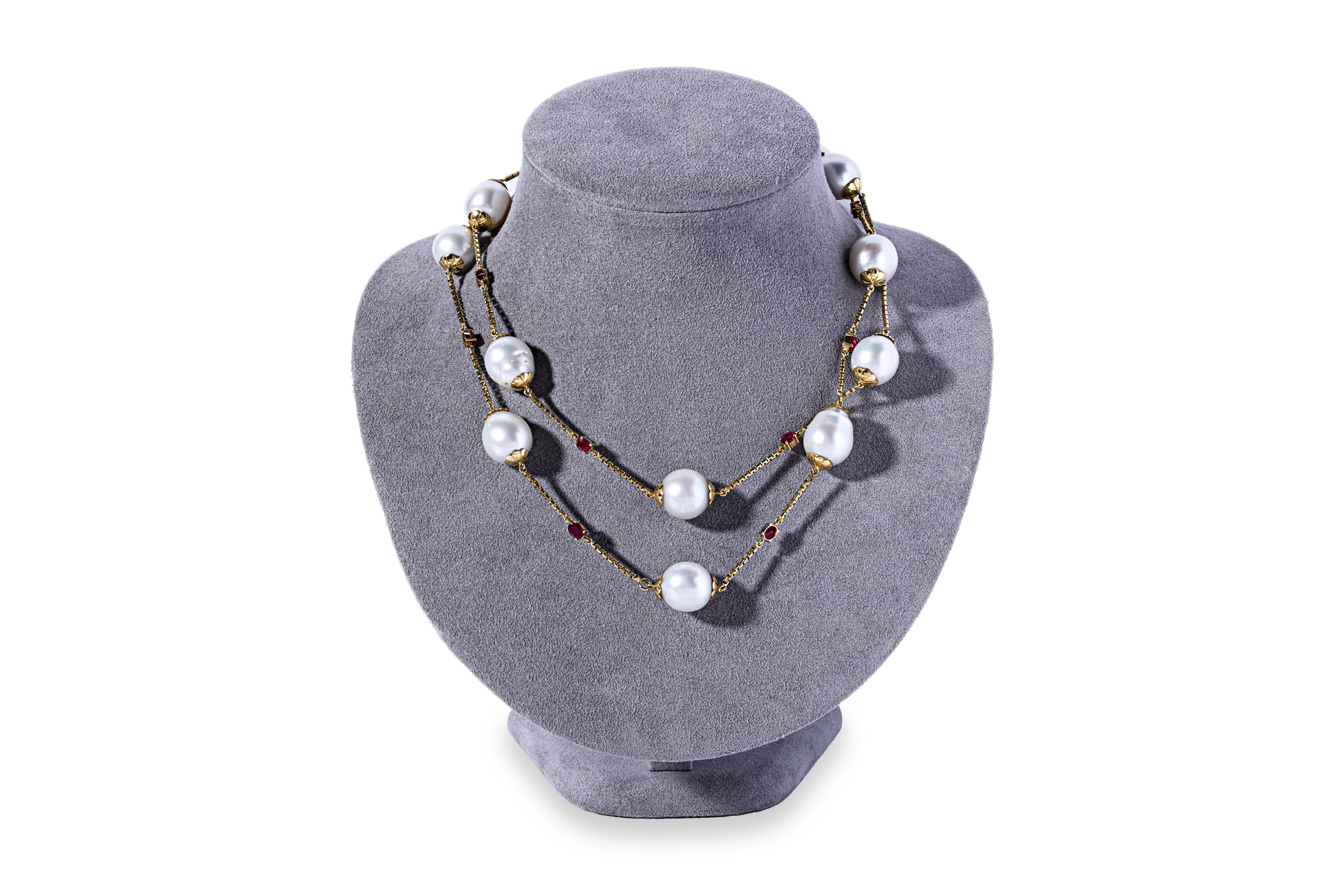 A CULTURED SOUTH SEA PEARL NECKLACE WITH RUBY SPACINGS - Image 2 of 2