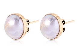A PAIR OF CULTURED MABE PEARL STUD EARRINGS