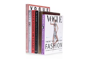 FASHION BOOKS - VOGUE FASHION HISTORY