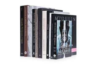 FASHION BOOKS - ALEXANDER MCQUEEN