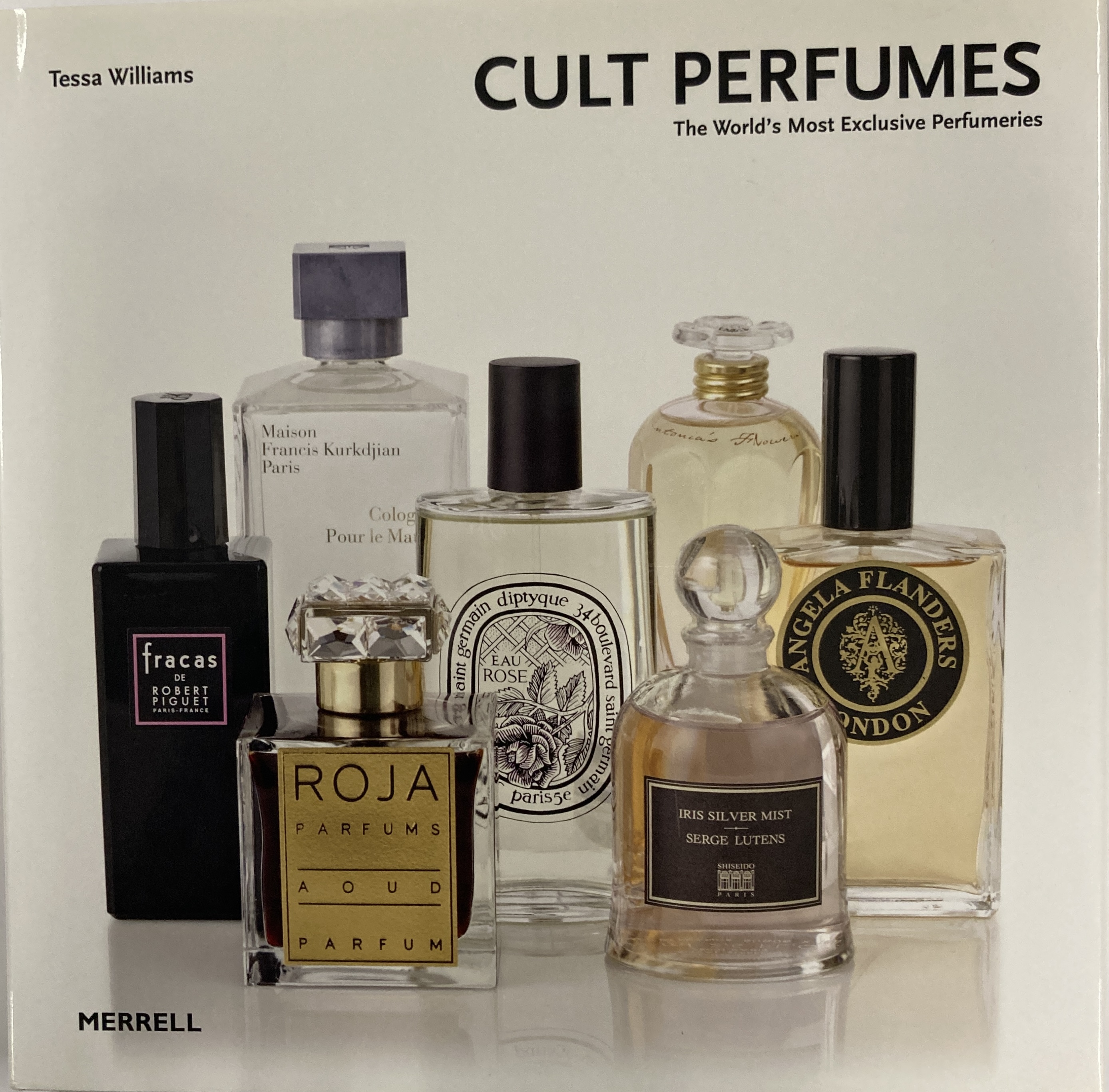 FASHION BOOKS - PERFUMES & FRAGRANCES - Image 2 of 6