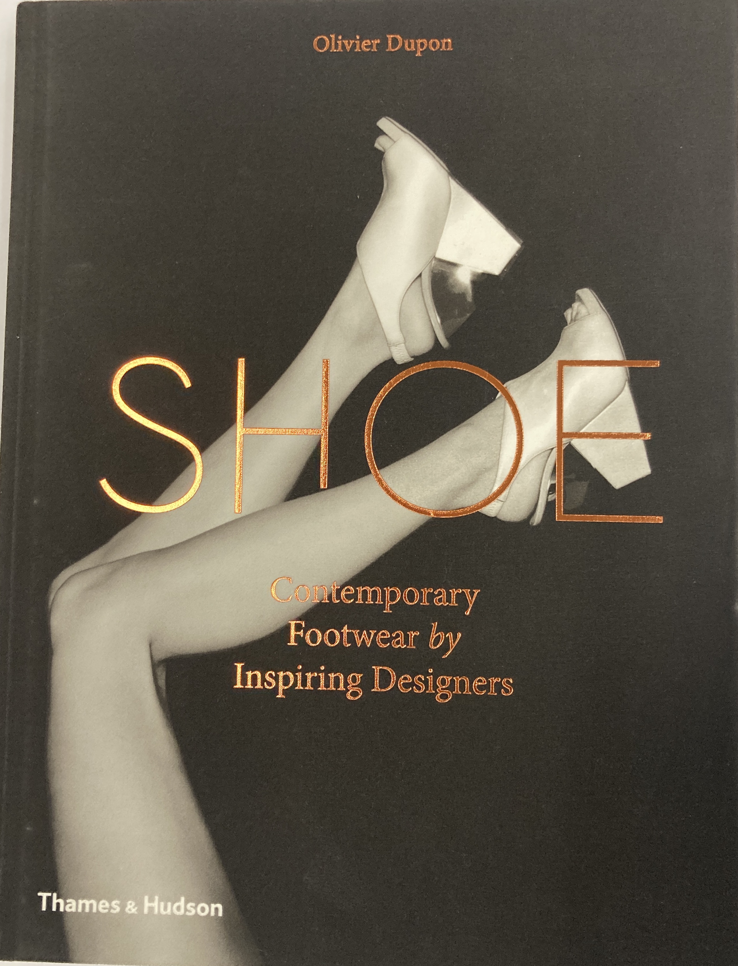 FASHION BOOKS - SHOES & HEELS - Image 5 of 7