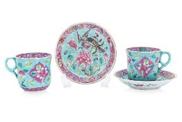 A PAIR OF TURQUOISE & FAMILLE ROSE EUROPEAN STYLE DUOS