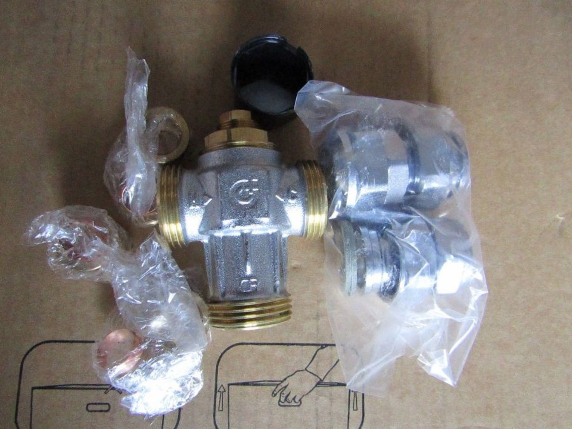30 x Altecnic Brass Thermostatic Washroom Mixing Valve 22mm Compression H9554 7770368 - Image 3 of 4