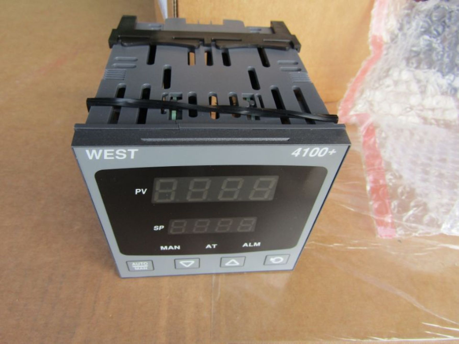 West Instruments P4100 PID Temperature Controller P4100-2200-0000 TM 6233880