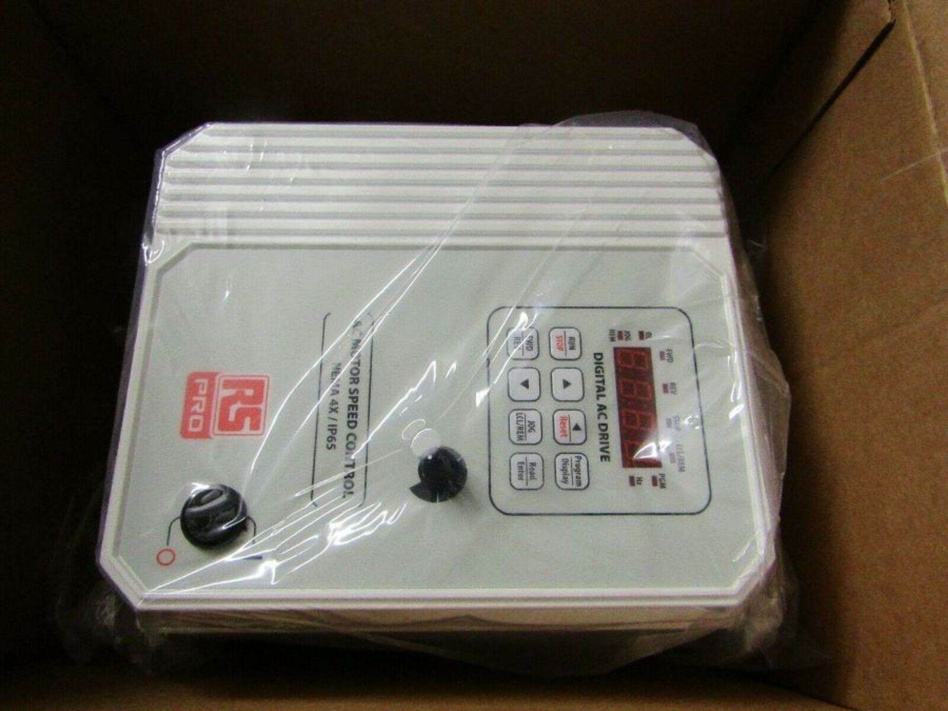 RS PRO Inverter Drive 1 Phase In 50-60Hz Out 1.5kW 230Vac 6.7A table 1363118 - Image 3 of 4