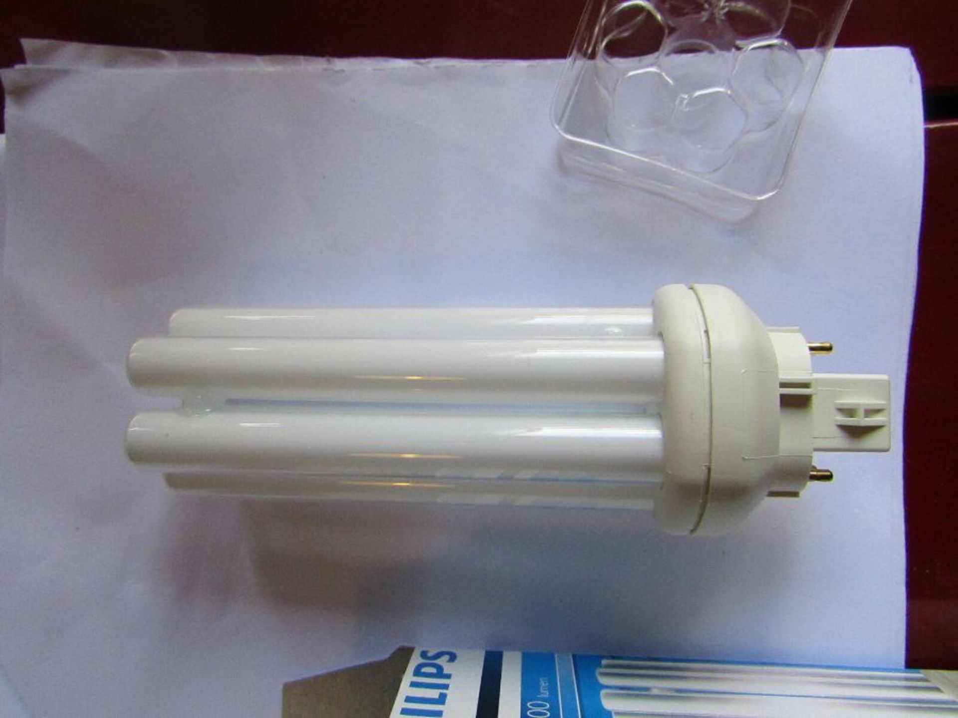 90 x Philips 4 Pin Non-Integrated Compact Fluorescent Lamp 32W 3000K H7 7877677 - Image 3 of 4