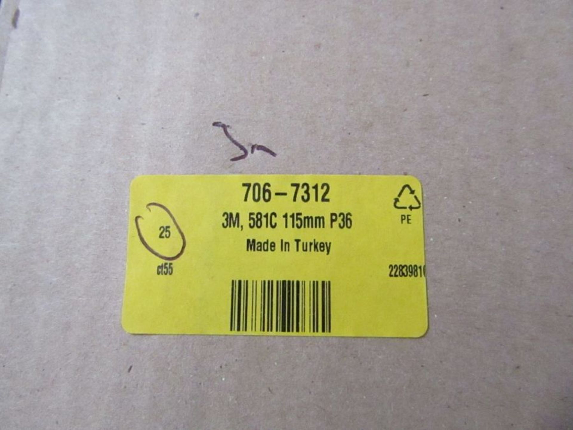 3M 61748 Fibre Disc 581C P36 115 mm x 22 mm - Pack of 25 - 7067312 - Image 2 of 4