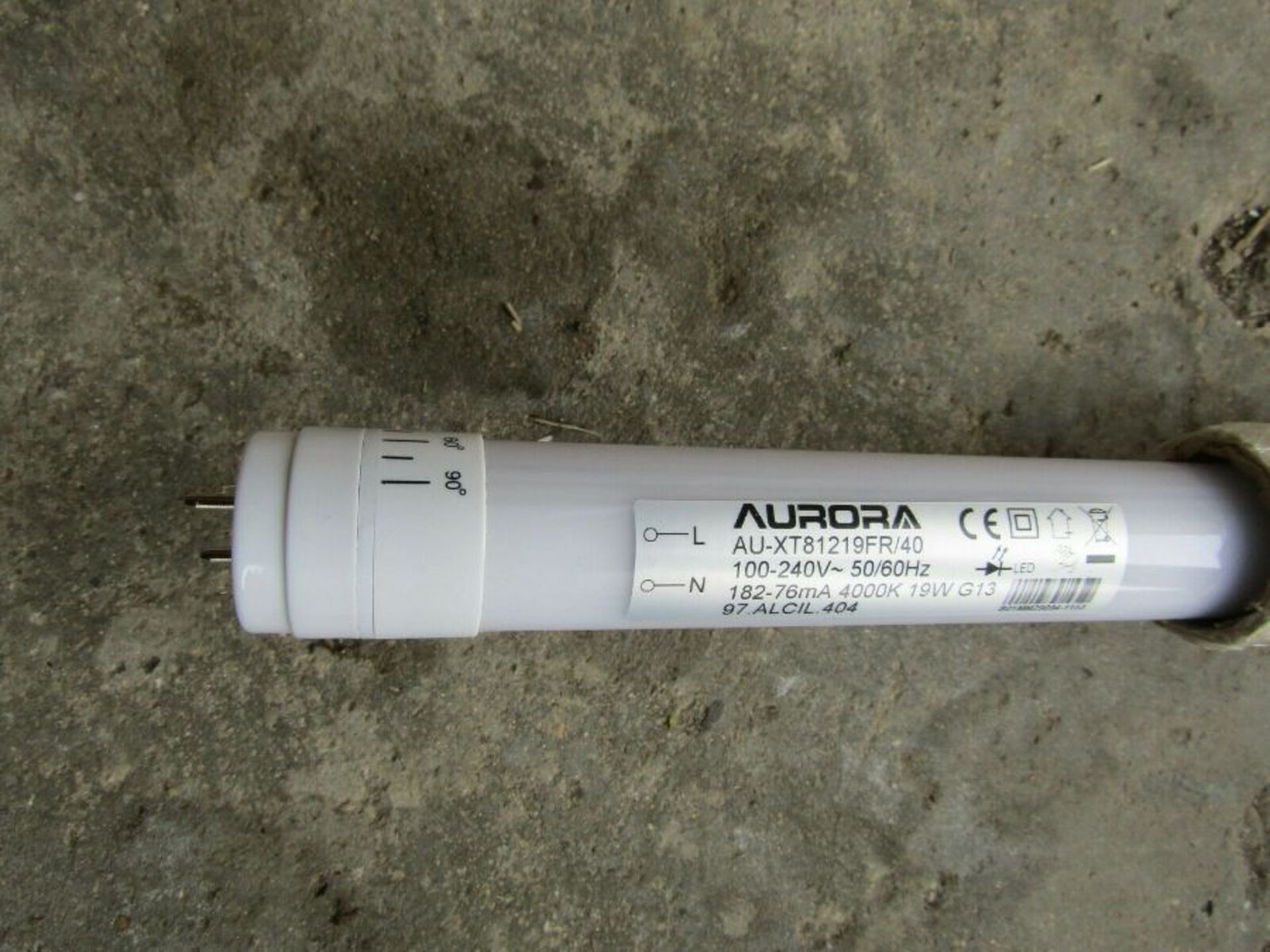 10 x Aurora 19W 1700lm T8 Frosted LED Fluorescent Tube 4000K, G13 Cap - H9RM 7770239 - Image 2 of 2