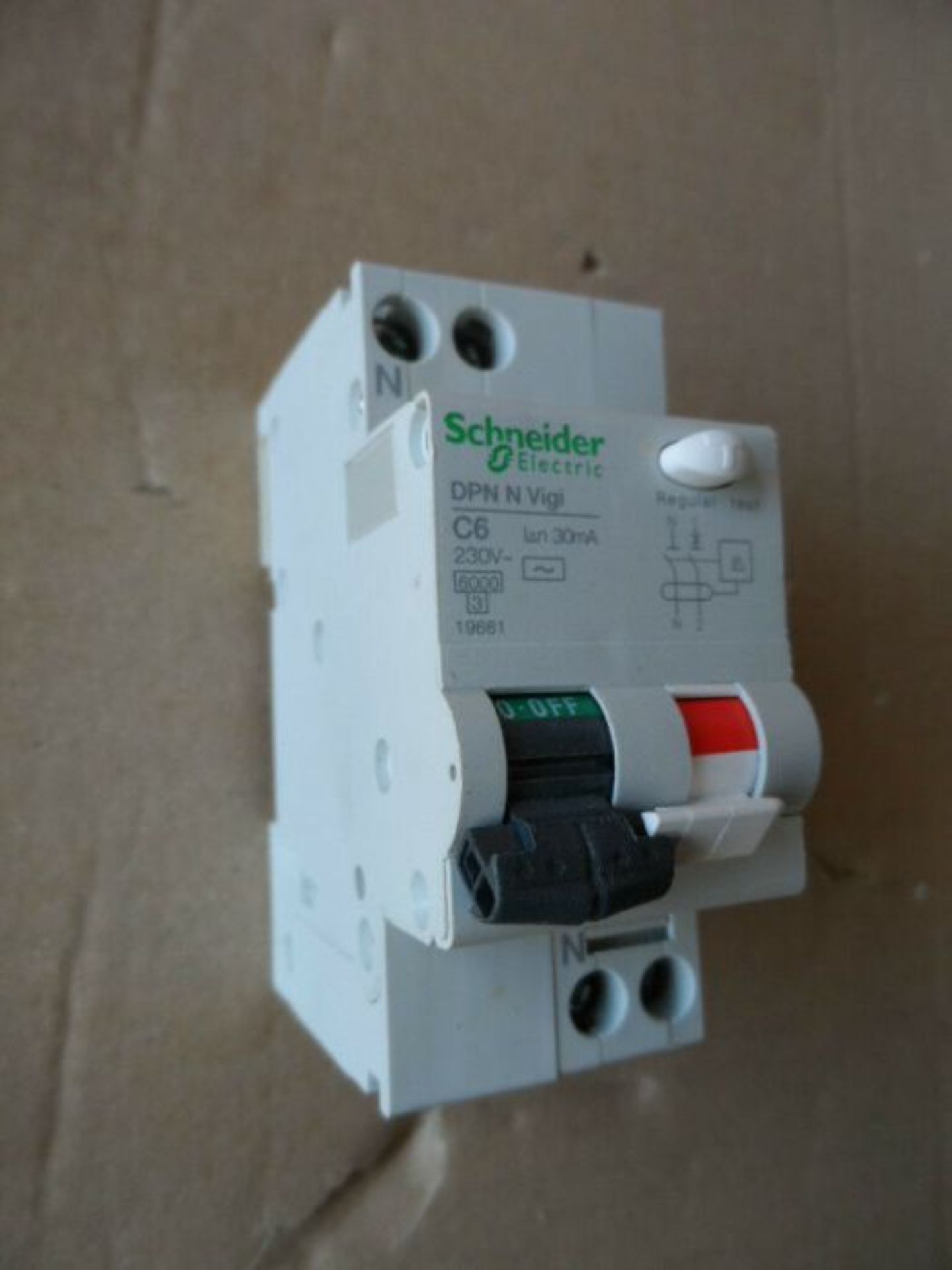 20 x Schneider 1+N Pole Type C RCBO Circuit Breaker Overload Protection 6A 2450075 - Bild 3 aus 4