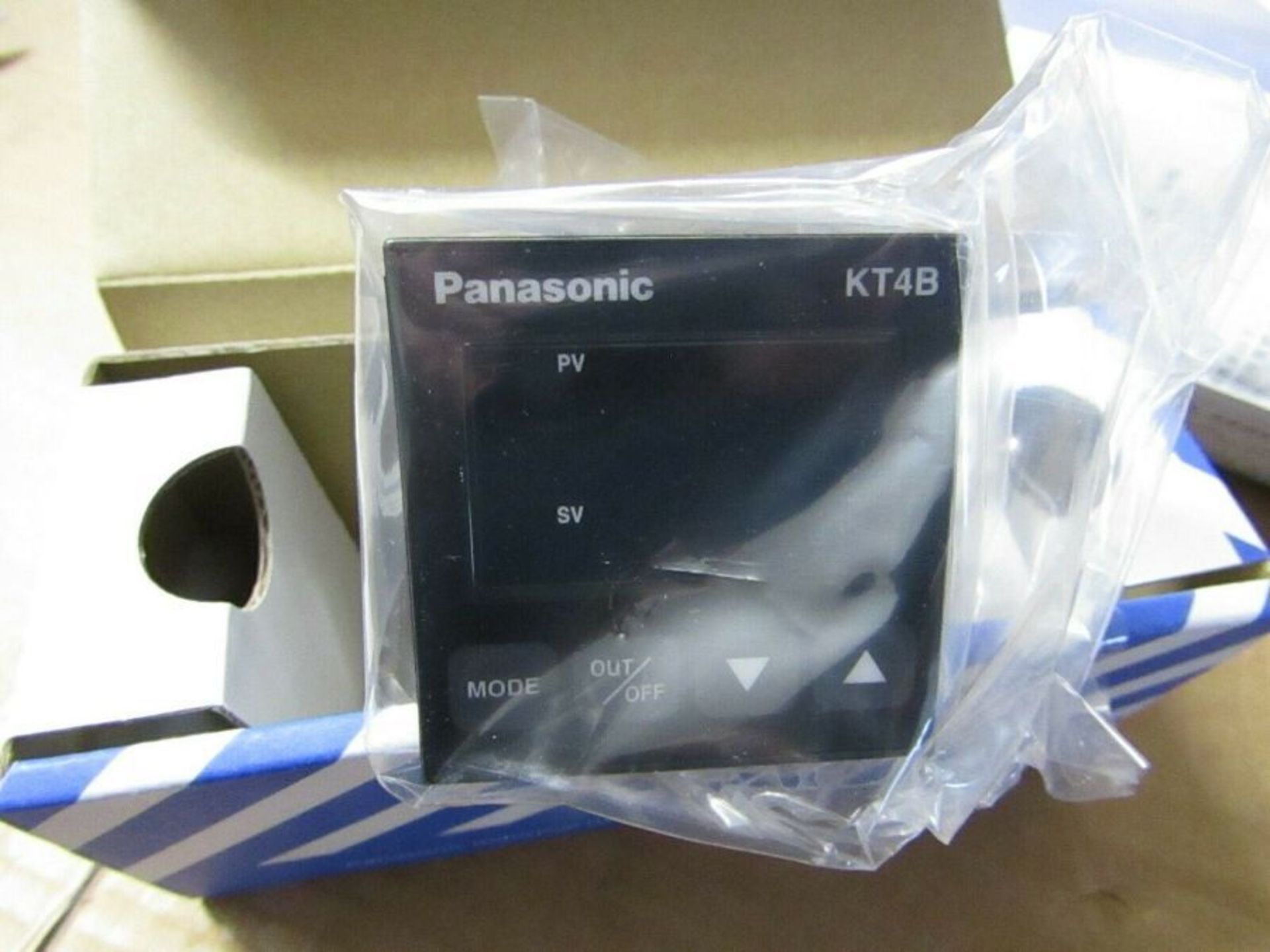 Panasonic AKT4B DIN Rail PID Temperature Controller 3 out Sie 3001830045 - Image 3 of 4