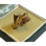 Vintage 9ct Gold Carp Ring - UK size (M) - 5.00 grams total weight.