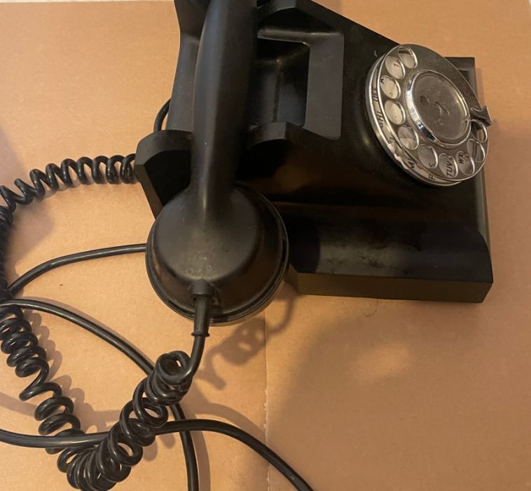 Vintage 332 Black Bakelite Phone. - Image 2 of 4