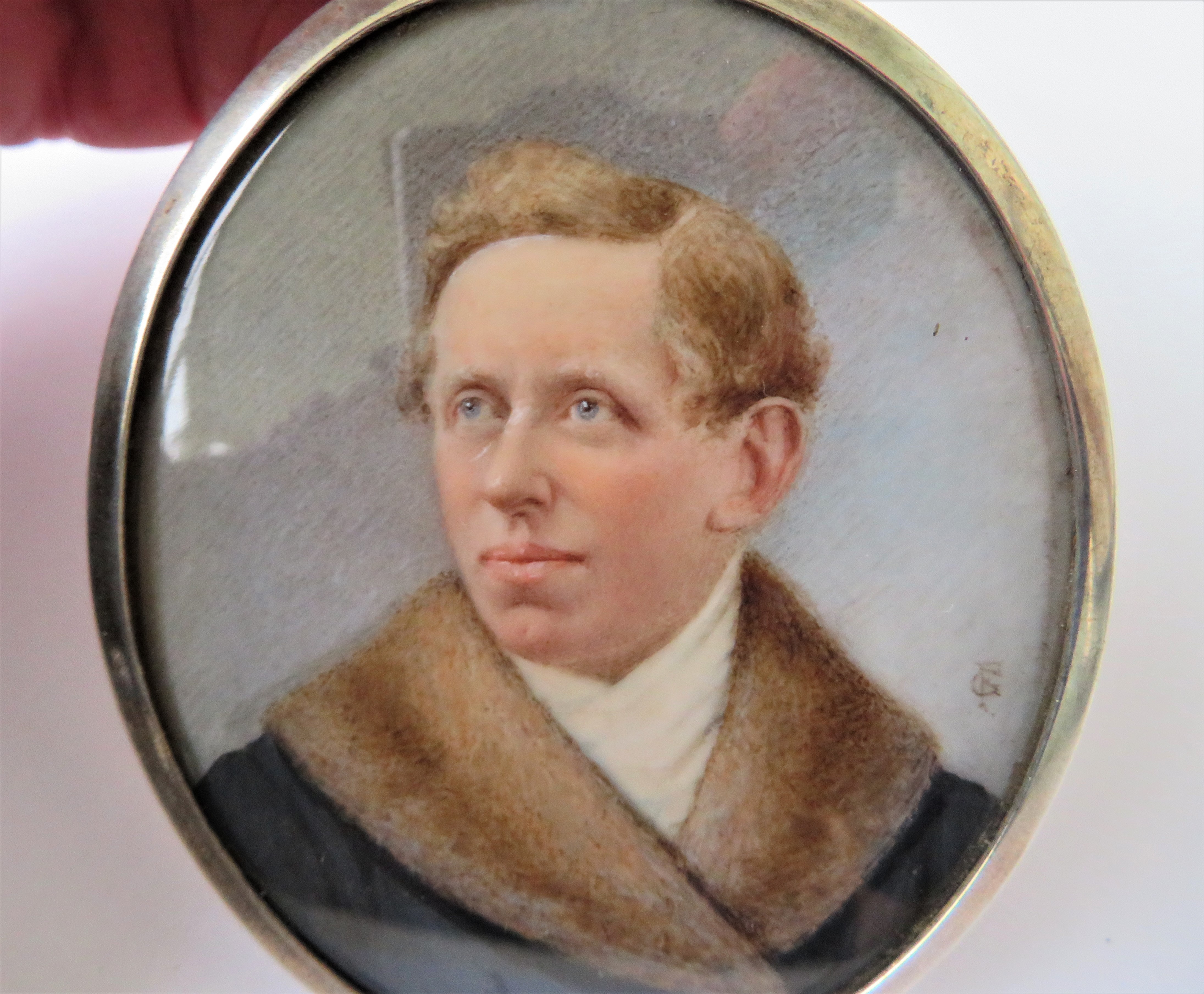 2 x Antique Hand Painted Portrait Miniatures incl frame approx Lady 76mmx 65mm - Gent 80mm x 67mm - Image 4 of 4