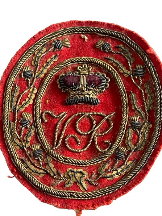 Victorian Royal Households Balmoral Cloth Badge 4" x 3 1/2" plus 2 buttons. - Image 2 of 5