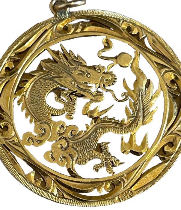 14ct Gold Dragon Pendant - 37mm diameter and 4.8 grams weight. - Image 4 of 4