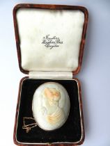Large Antique 14ct Gold Cameo - 18.66 grams - approx 53mm x 45mm.