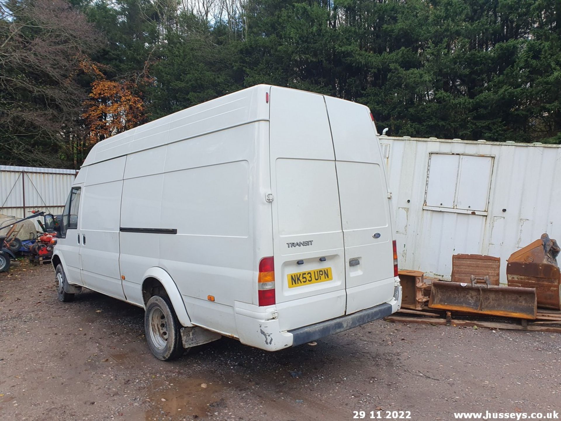 04/53 FORD TRANSIT 350 - 2402cc 5dr Van (White) - Image 13 of 21