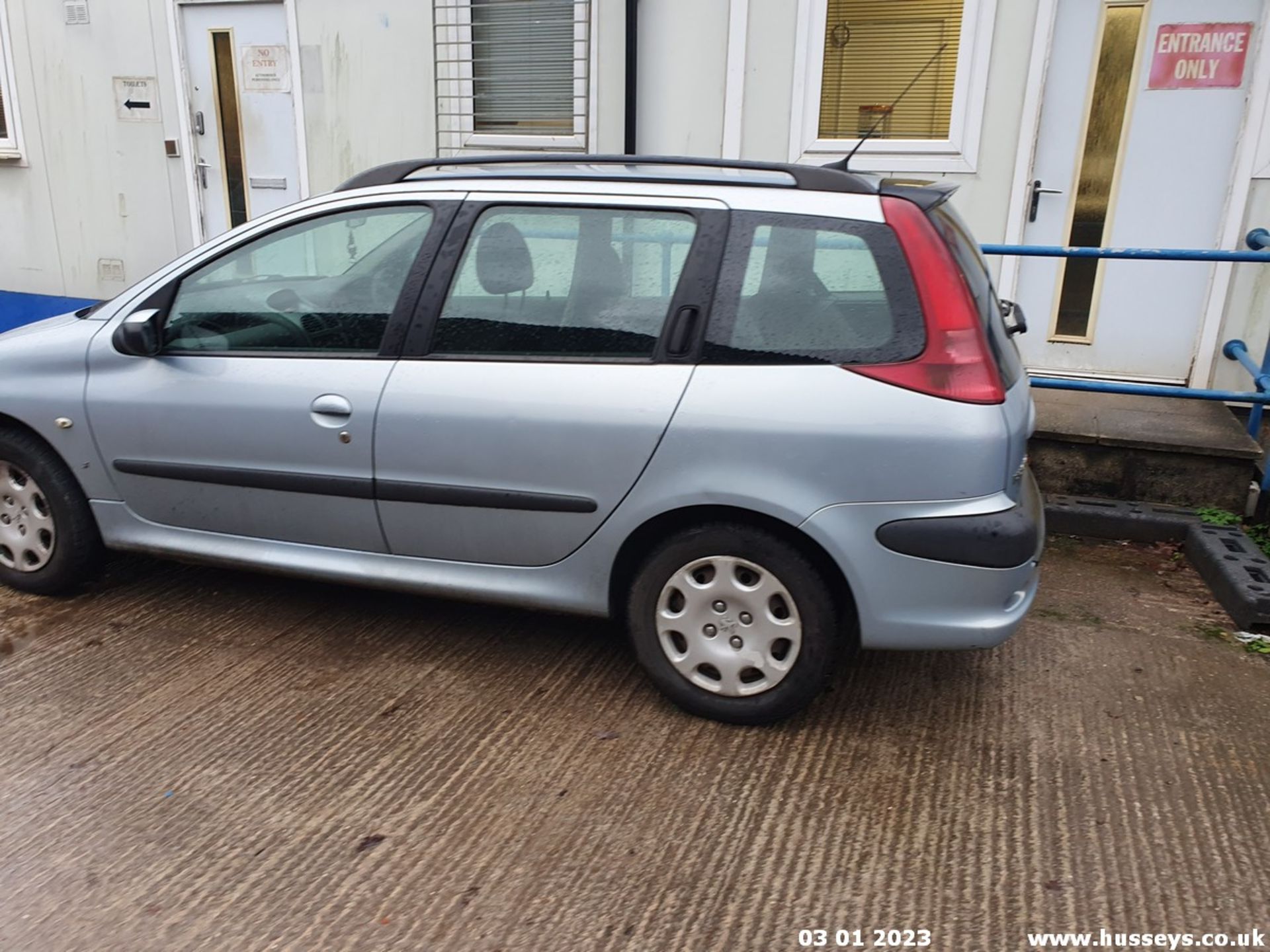 05/55 PEUGEOT 206 SW S - 1997cc 5dr Estate (Silver, 154k) - Image 9 of 24