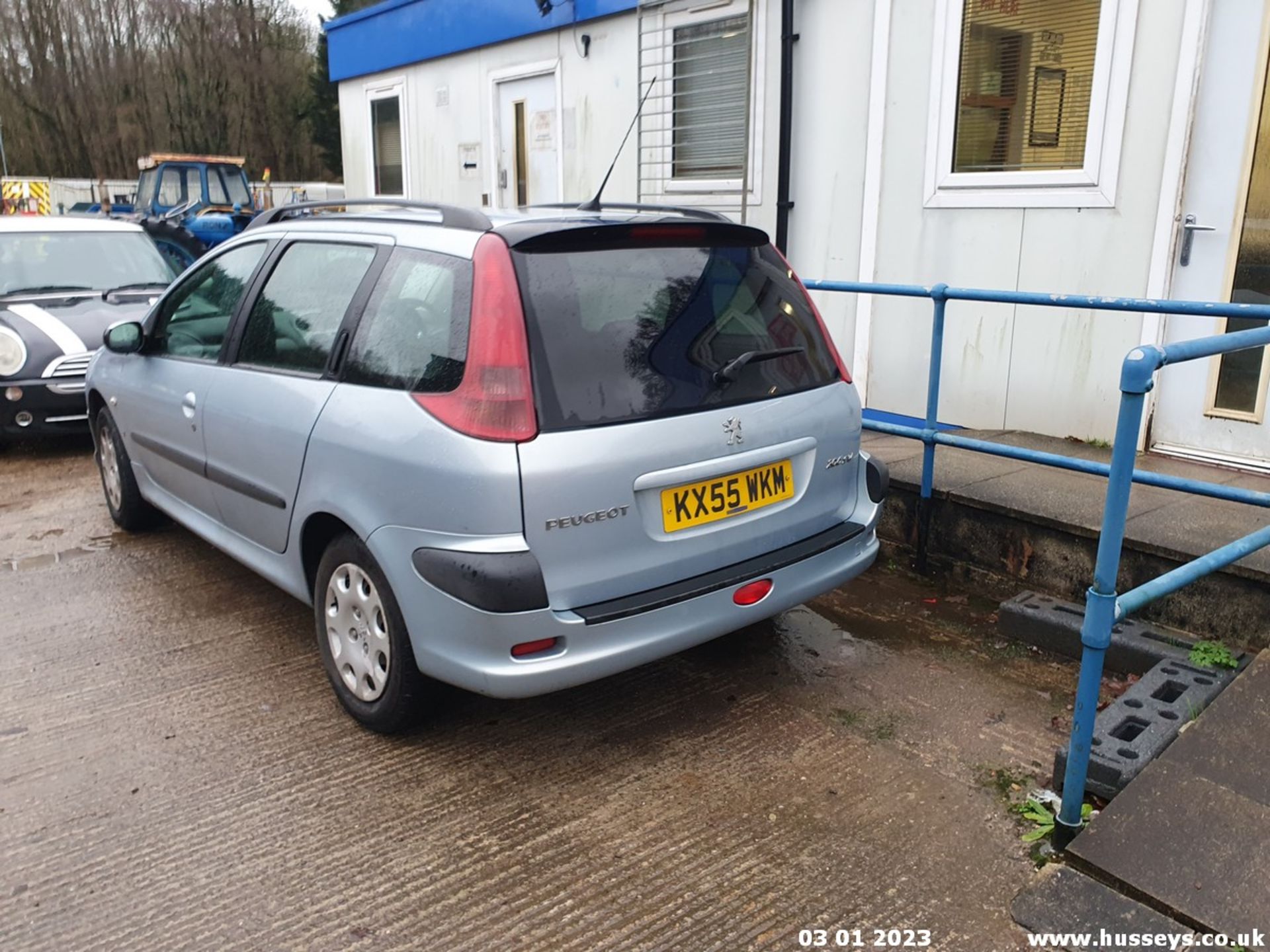 05/55 PEUGEOT 206 SW S - 1997cc 5dr Estate (Silver, 154k) - Image 12 of 24